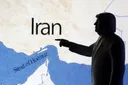 Trump amenaza con intensificar acciones en Ormuz si Irán no cierra acuerdo, entre recelo de Teherán