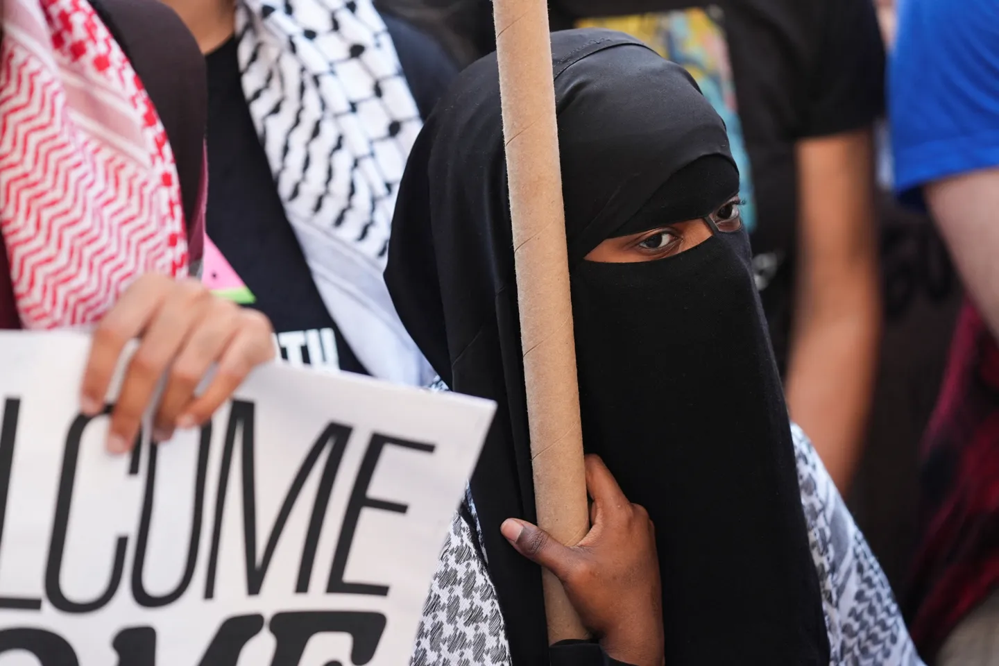 Xisbiga Talada haya ee Talyaaniga oo doonaya in la Mamnuuco Xirashada Burqa iyo Niqaabka