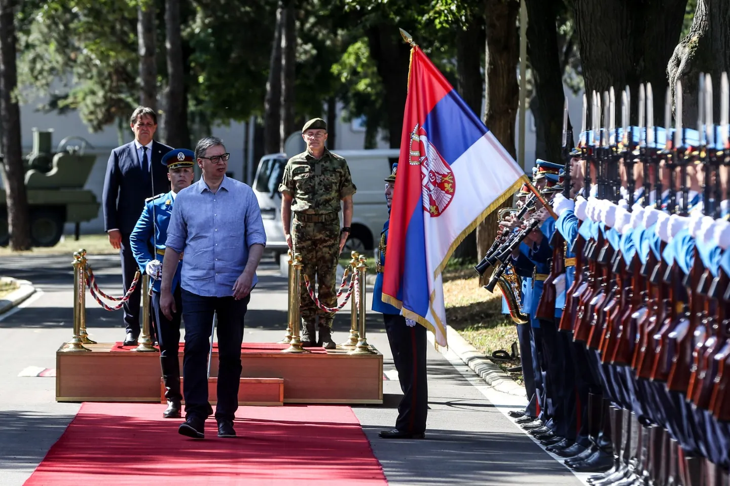 Vuçiq: Ushtria e Serbisë duhet të jetë shumë më e fuqishme