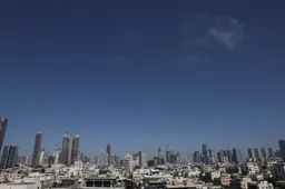 Irani lëshon një breshëri të re raketash drejt Izraelit