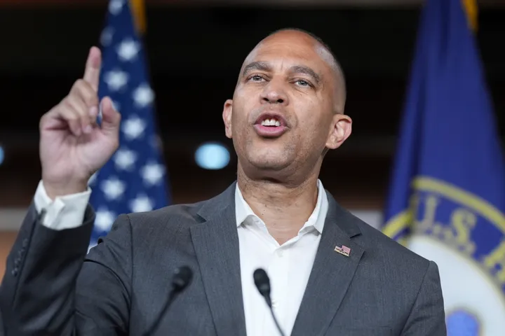 Hakeem Jeffries sets longest floor speech record with nearly 9 hours of stemwinder in US House