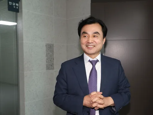 대한민국 국방부 장관, UAE 국방장관을 만나 방위산업 협력에 대해 논의