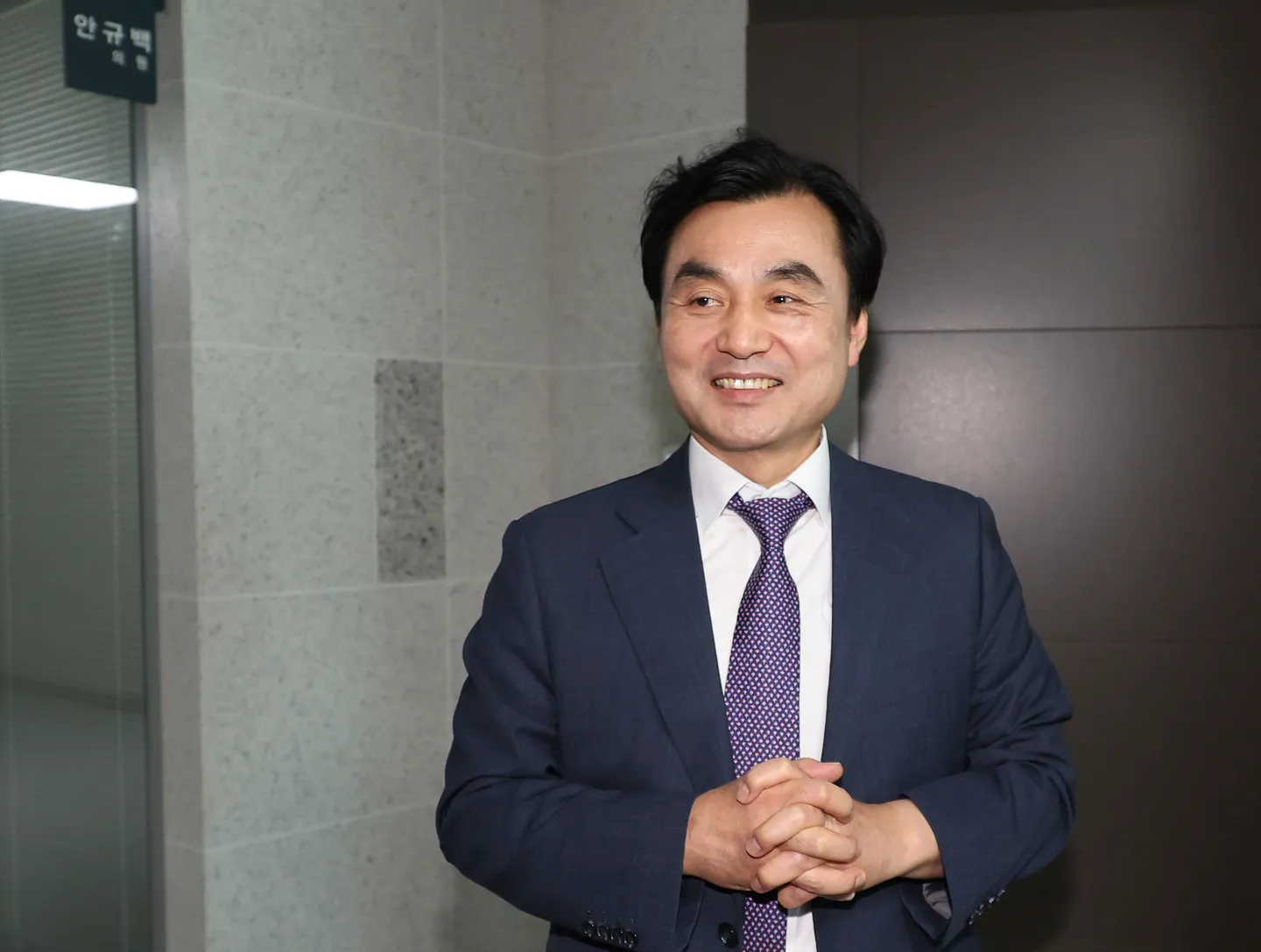 대한민국의 안규백 장관, 북한에 대한 '투트랙' 접근 추구