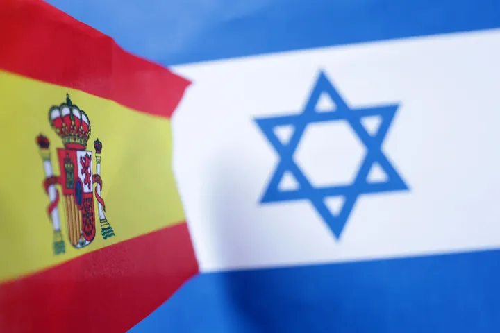 España rechaza calumnias de Israel sobre “antisemitismo” y llama a su embajadora en Tel Aviv