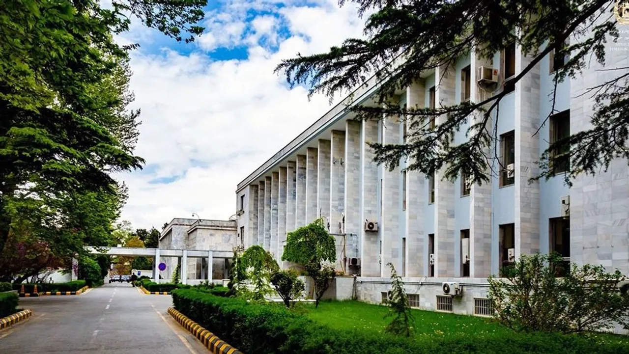 اداره طالبان حملات آمریکا به تأسیسات هسته‌ای ایران را محکوم کرد