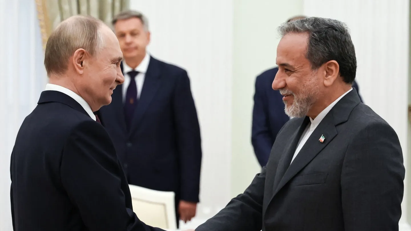 بوتين: الهجمات على إيران عدوان غير مبرر.. وعراقجي: روسيا تقف "على الجانب الصحيح من التاريخ"
