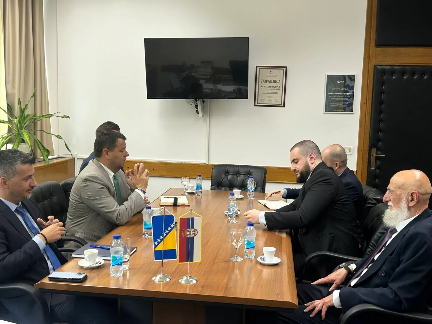 Ministri Hurtić i Zukorlić o mogućim posljedicama uvođenja obaveznog vojnog roka u Srbiji po građane BiH s dvojnim državljanstvom