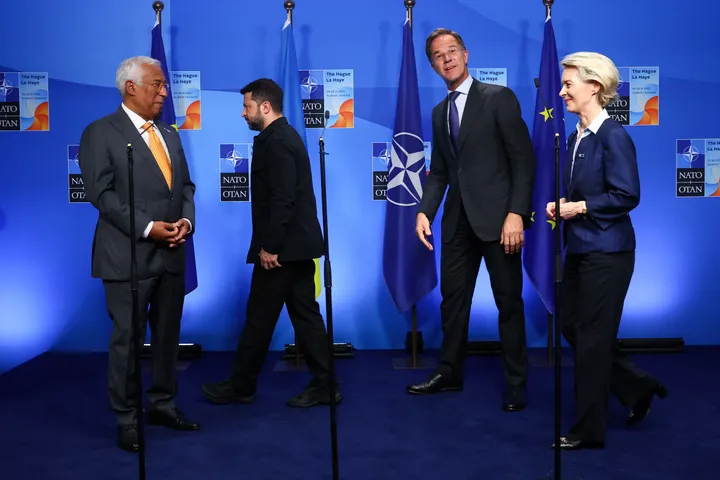 NATO-ya üzv ölkələrin liderləri Hollandiyada bir araya gəldi