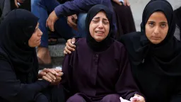الاحتلال يجدد استهداف منتظري المساعدات بغزة.. وتحذيرات لـ"غزة الإنسانية" من التواطؤ في جرائم حرب