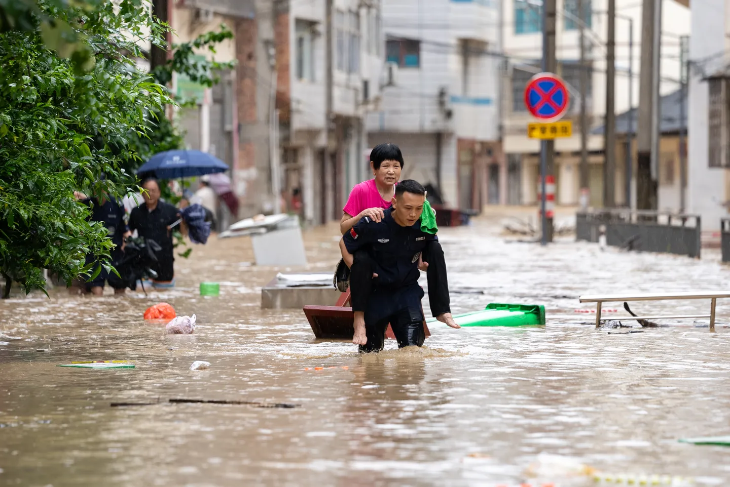 Hochwasser in China: Mehr als 80.000 Menschen evakuiert