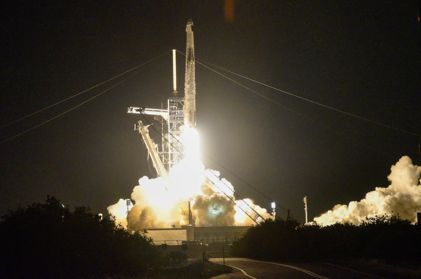 International crew travels to ISS for scientific research