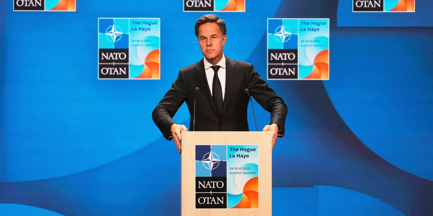 NATO insiste que EUA mantêm-se firmes com a aliança face aos comentários vagos de Trump ao artigo 5