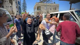 عشرات الشهداء بمجازر إسرائيلية جديدة.. و”حكومة غزة”: الاحتلال يقنص المدنيين عند نقاط المساعدات