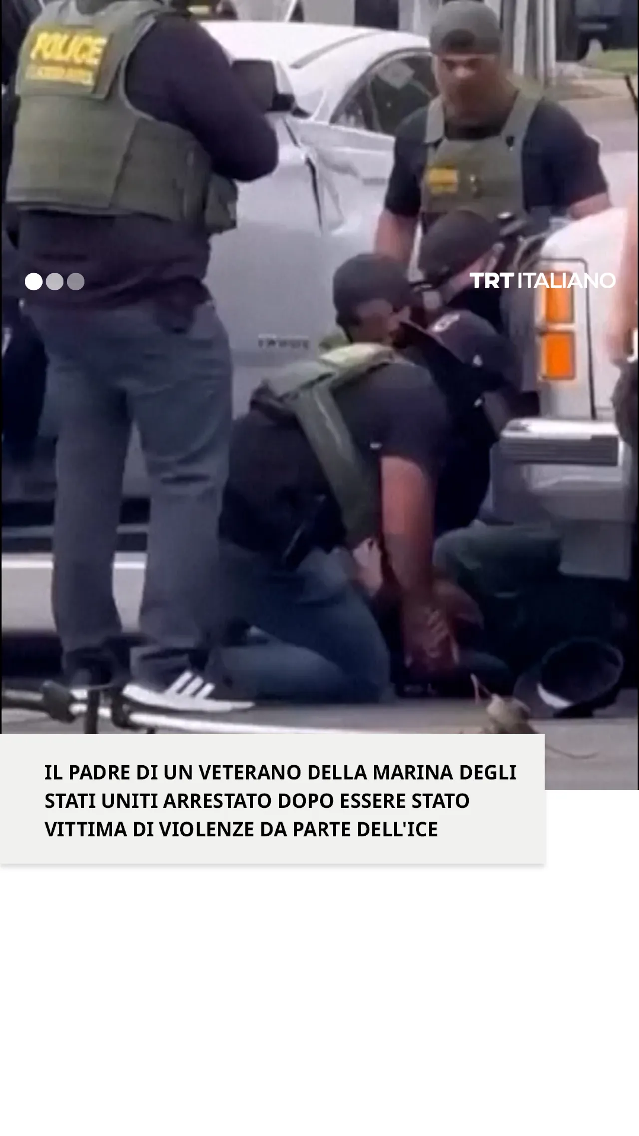 Padre di un veterano della Marina degli Stati Uniti vittima di una violenza da parte dell’ICE