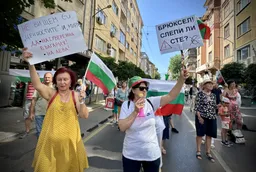 Protestë në Sofje për shkak të kalimit nga monedha vendase në euro