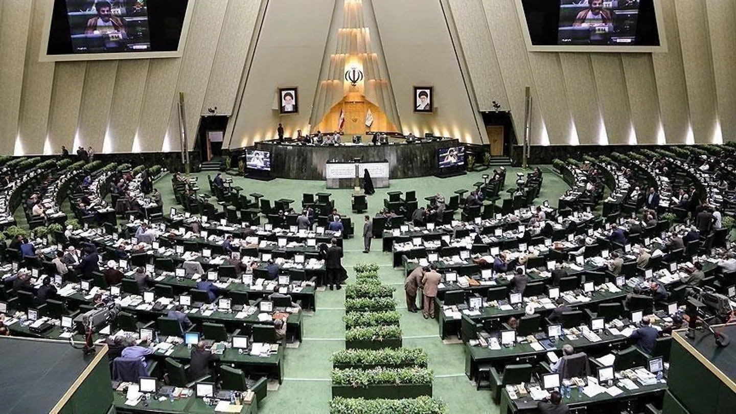إيران تقرّ قانوناً لوقف التعاون مع الوكالة الدولية للطاقة الذرية