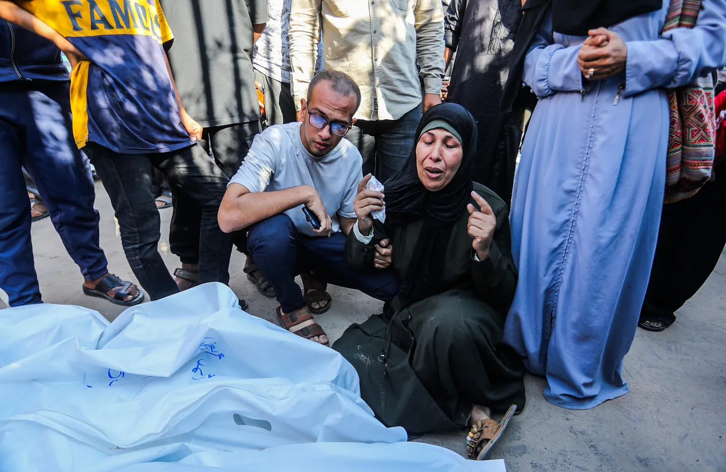 مجزرة جديدة في غزة.. ارتفاع حصيلة الشهداء إلى 69 بينهم طفلتان جراء قصف إسرائيلي متواصل