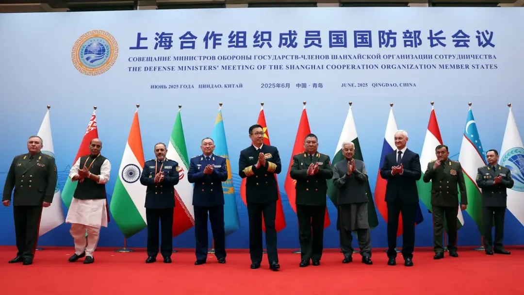 China recibe a ministros de Defensa de Rusia e Irán en medio de las crecientes tensiones globales