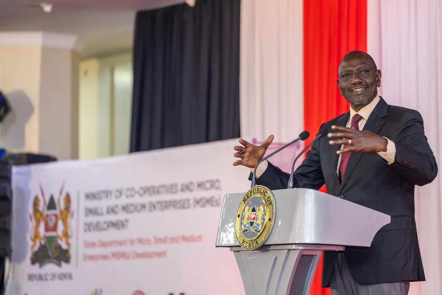 "Mnasema 'Ruto must go,' niende vipi?" Auliza Rais wa Kenya