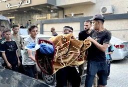 Sulmi izraelit godet një ndërtesë banimi në Gaza mes gjenocidit të vazhdueshëm