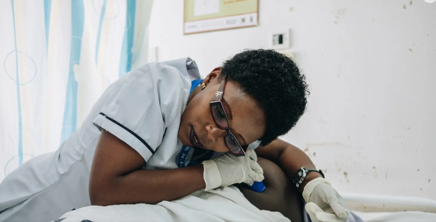 Africa maternal health: 'Connection with midwives saves lives'