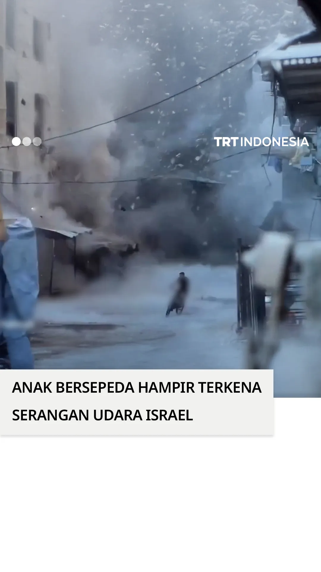 Seorang anak bersepeda nyaris jadi korban serangan Israel di Gaza