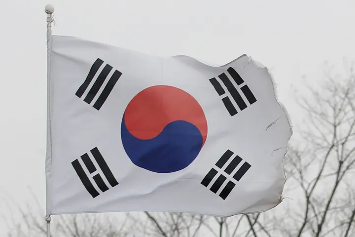 South Korea detains six Americans for attempting to send items to North Korea by sea