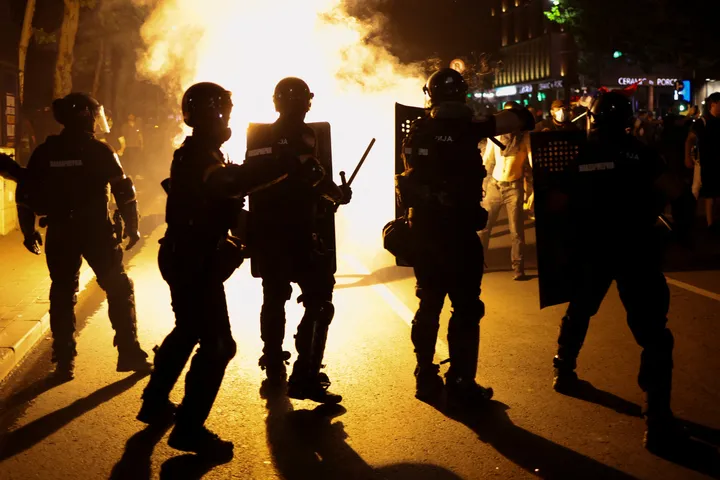 Protesters, police clash in Serbia