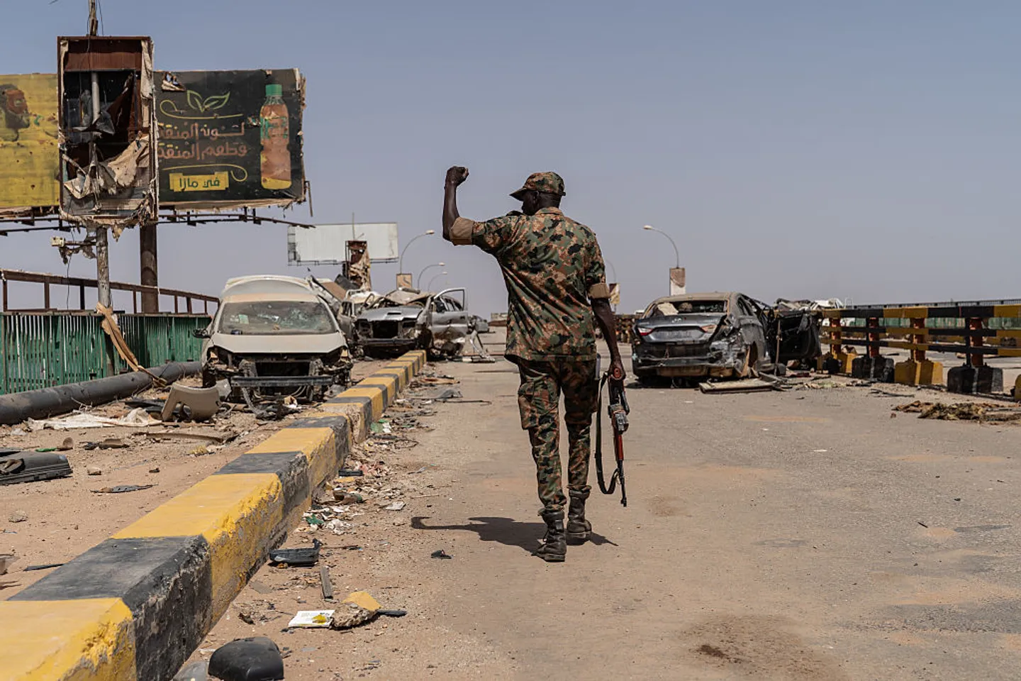 Sudan war: Sanctions over 'chemical weapons use' take effect