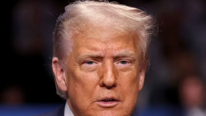 Trump desmente notícias de que considera um acordo nuclear civil de $30 mil milhões com o Irão