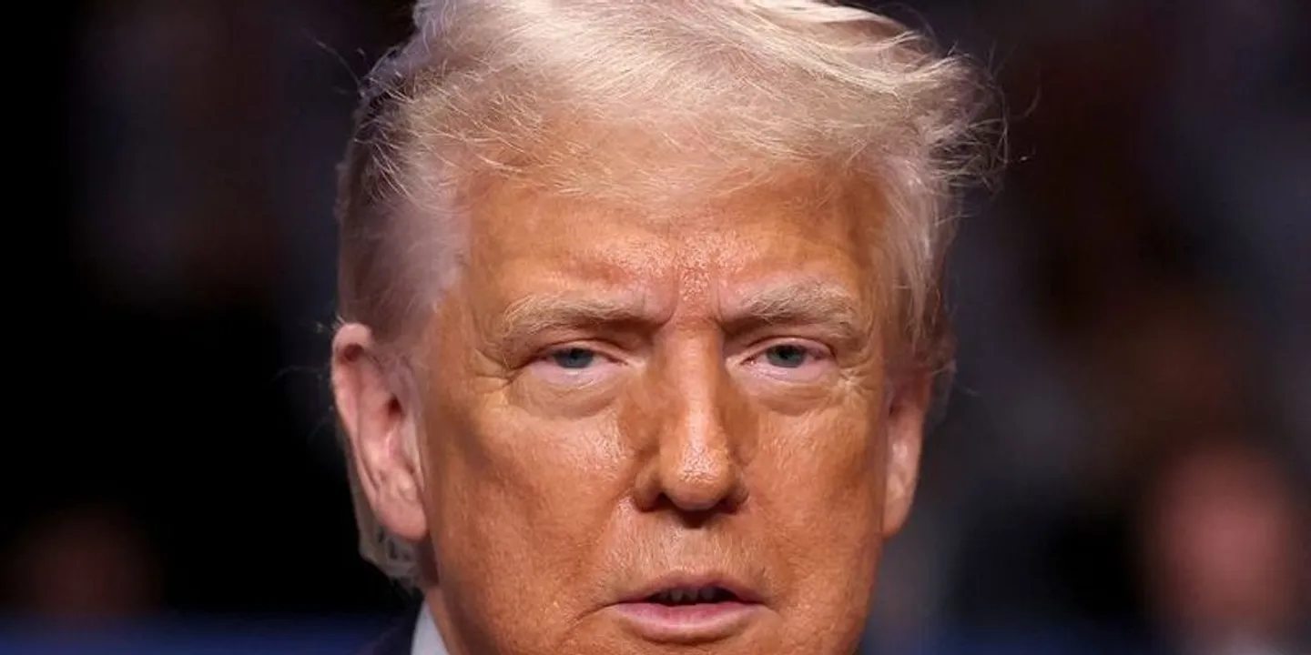 Trump desmente notícias de que considera um acordo nuclear civil de $30 mil milhões com o Irão