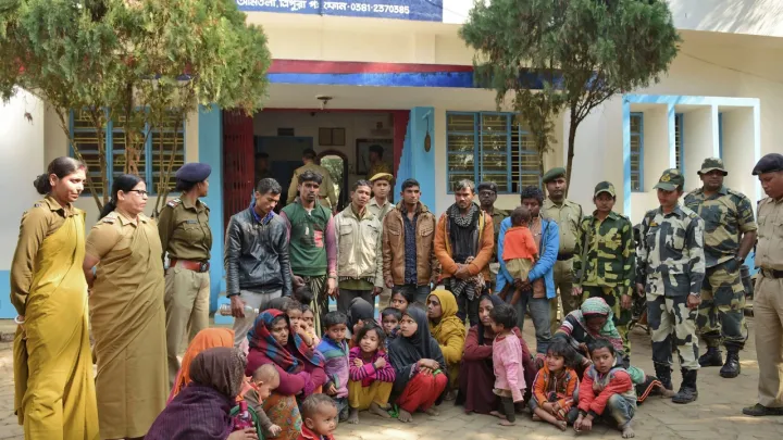 A Índia é acusada de deportar muçulmanos para o Bangladesh à força e sob a mira de uma arma