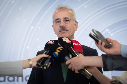 وزير النقل التركي: نقف إلى جانب النضال من أجل الحرية وندعم كل خطوة لإعادة إعمار سوريا