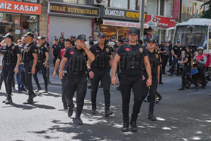 Turkish authorities detain 19 suspects in crackdown against drug trafficking, money laundering