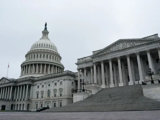 Senado dos EUA rejeita proposta de limitar os poderes de ataque de Trump ao Irão