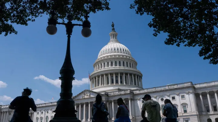Senado dos EUA inicia debate sobre o controverso projecto de lei de despesas de Trump