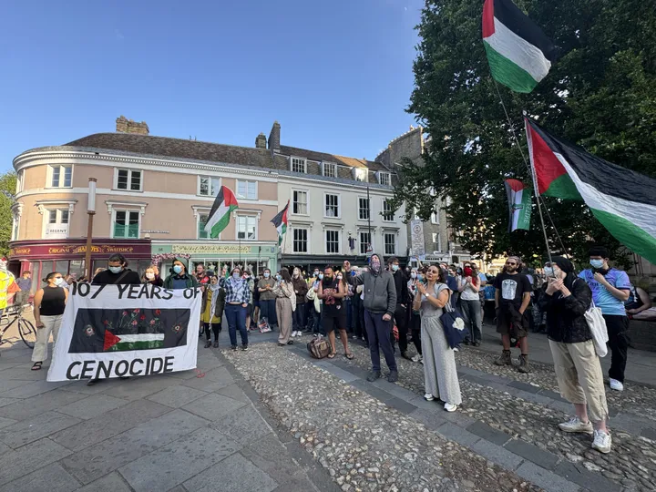 Studentët e Cambridge-it i kërkojnë universitetit të ndërpresë lidhjet me kompanitë izraelite