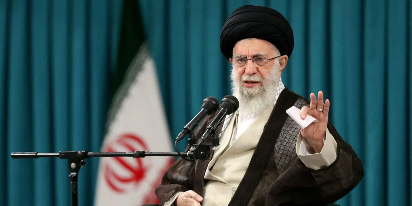 Khamenei: Trump exagerou sobre impacto dos ataques dos EUA ao Irão