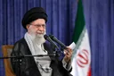 خامنه اي امریکا ته وویل چې ایران به د یورانیمو غني کولو ته دوام ورکړي.
