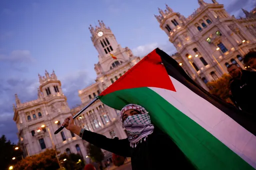 بیش از ۴۰۰ نویسنده اسپانیایی خواستار پایان فوری حملات اسرائیل به غزه شدند