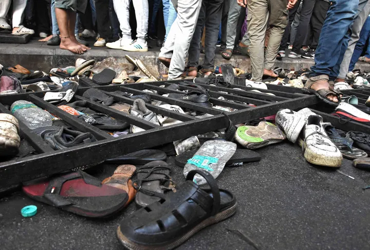 بھارت: بنگلور کرکٹ اسٹیڈیم کے باہر بھگدڑ مچ گئی،ہلاکتوں کی خبریں