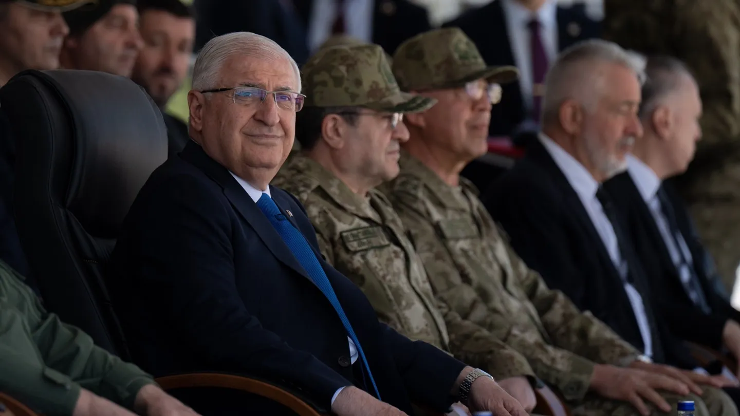 وزير الدفاع التركي: بدأنا بتقديم التدريب والاستشارات العسكرية لتحسين دفاعات الجيش السوري