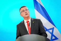 Un ministre israélien invite Macron à établir un État palestinien sur le territoire français