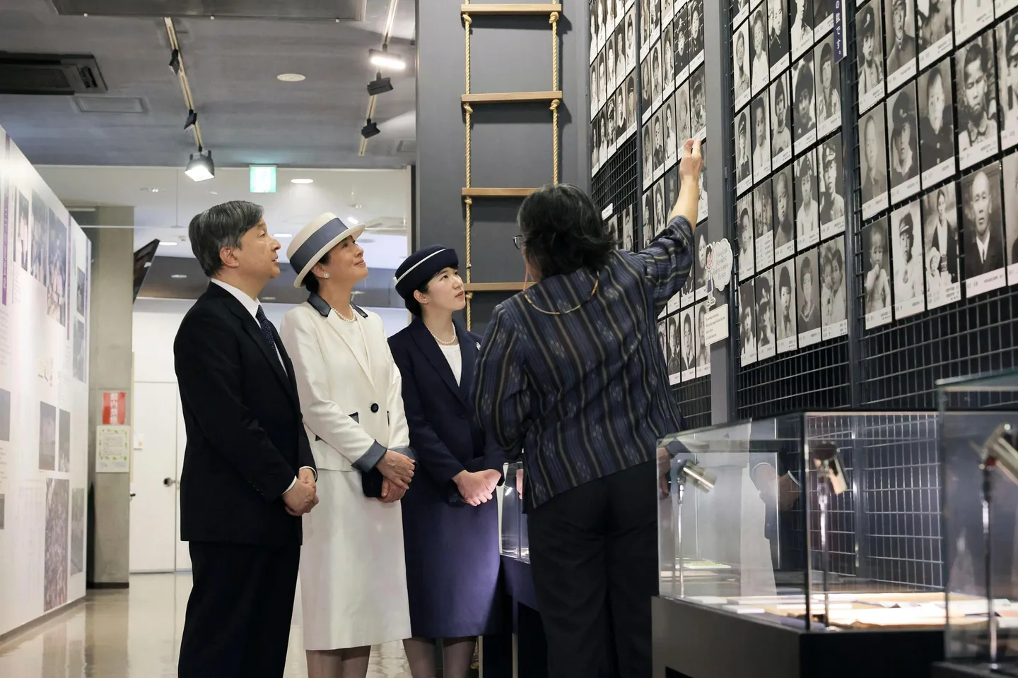 天皇皇后両陛下と愛子さま、長崎へ　戦没者慰霊と平和への祈り