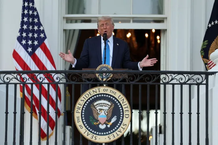 Трамп целосно забрани влез во САД на државјани од 12 земји