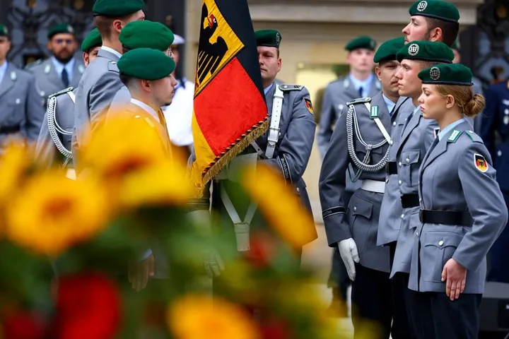 Frei zweifelt an Verteidigungsfähigkeit der Bundeswehr ohne Wehrpflicht