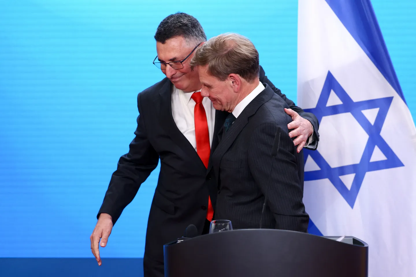 Zeit für Realpolitik: Die Gesellschaft fordert einen neuen Kurs