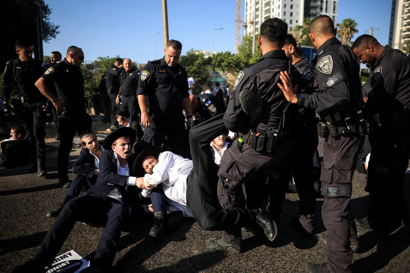 האם ישראל בדרך למלחמת אזרחים בעקבות צווי המעצר? "החשש החרדי: המצב יוצא מכלל שליטה"