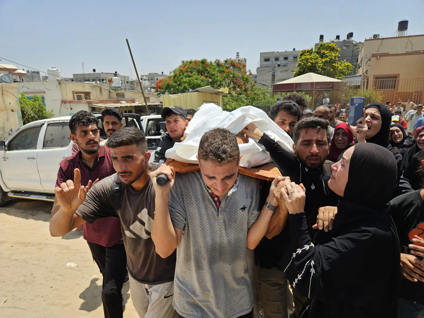 Në ditë Bajrami, sulmet e Izraelit vrasin 11 palestinezë