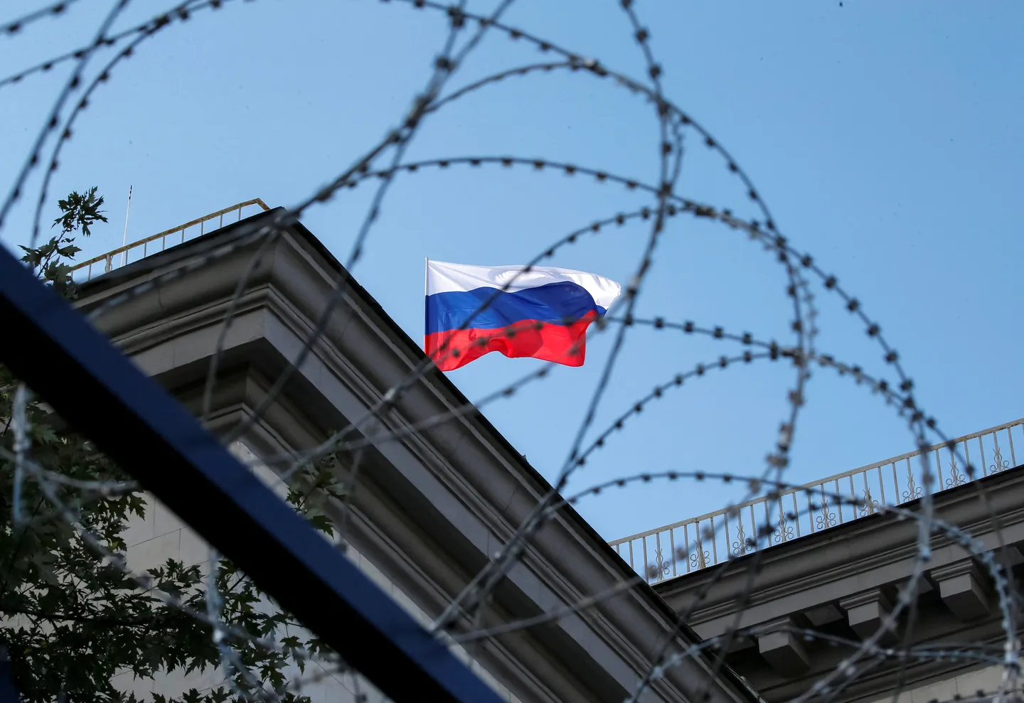 Россия на пороге финансовой изоляции